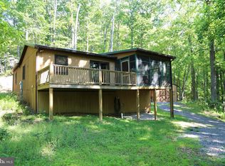 982 Timberline Dr, Lost City, WV 26810