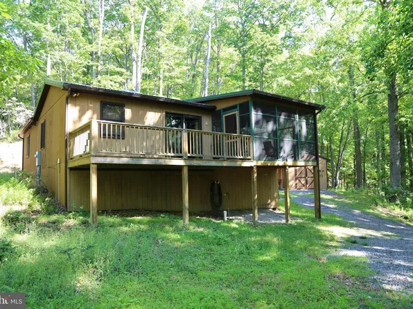 982 Timberline Dr, Lost City, WV 26810
