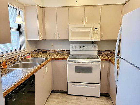 5th image of 130-136 Cape Coral Pkwy W #12