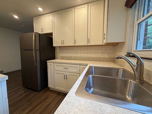 5th image of 1914 26th St #1914