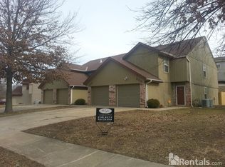 528 NE Churchill St, Lees Summit, MO 64086