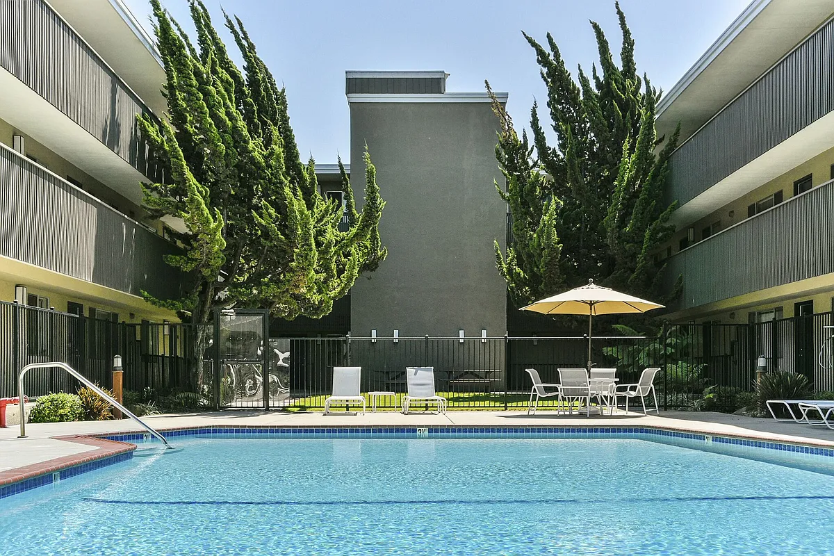 Photo 2 of 13 - Villa Marina Apartments - Alameda, CA Building Photo - Villa Marina Apartments