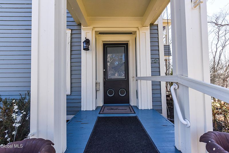 4th image of 81 Salem Street