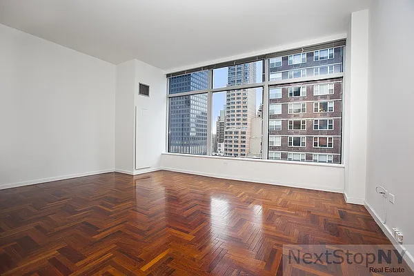 Rented by NextStopNY | media 20