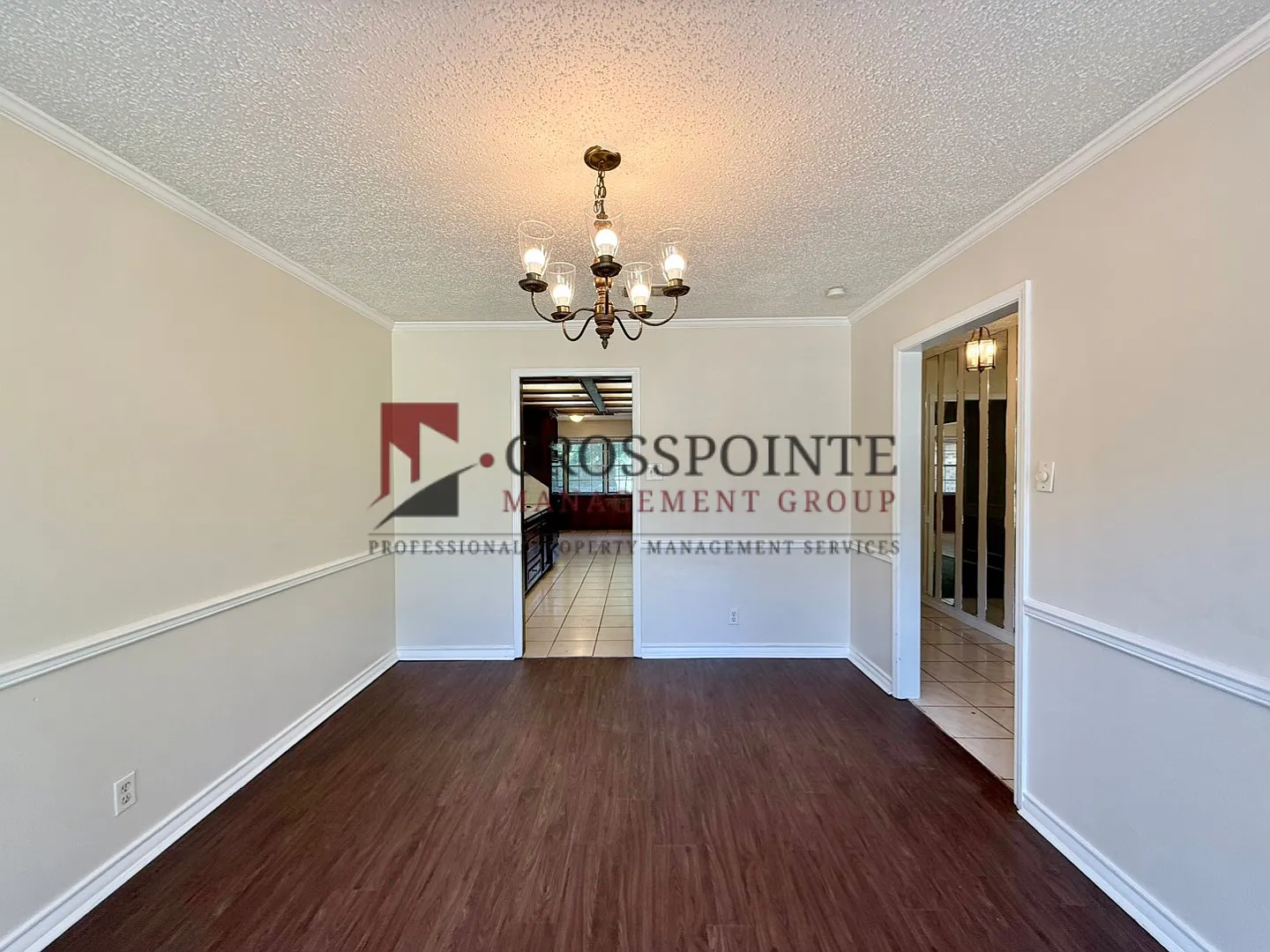 Spacious 4 Bedroom, 2 Bathroom Home! — Photo 4