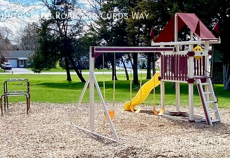 Country Club Rd — Photo 42