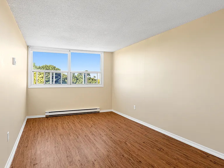 285 Loretta Ave S — Photo 27