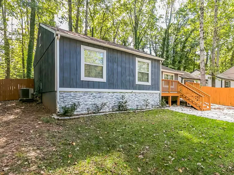 5121 Martins Crossing Rd — Photo 5