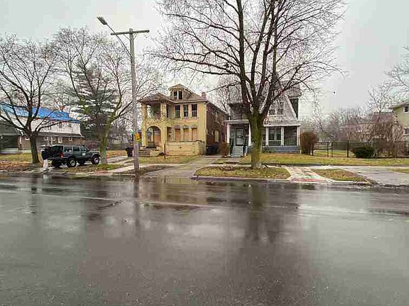 15779 Linwood