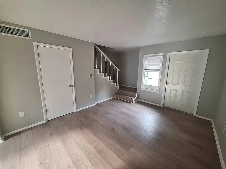 919 E Orange St #B — Photo 18