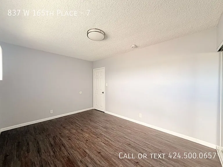 837 W 165th Pl #7 — Photo 16