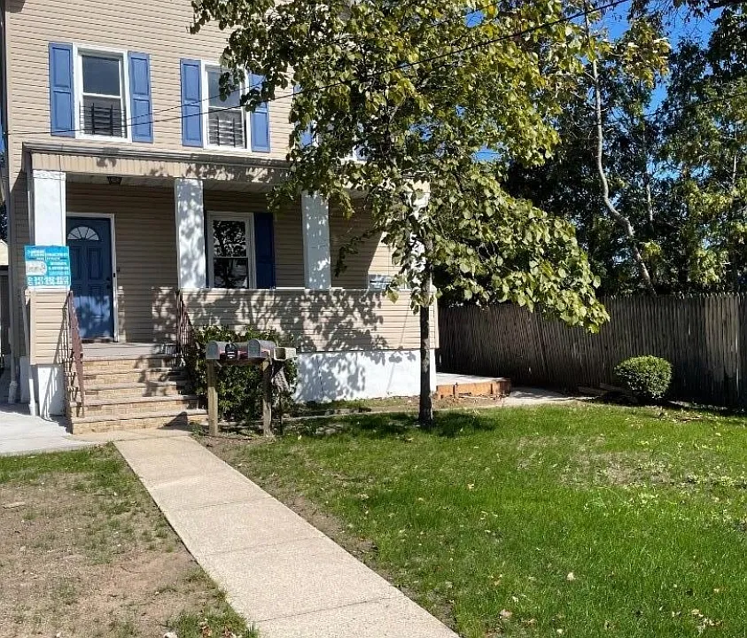 6 Elizabeth Ave #2