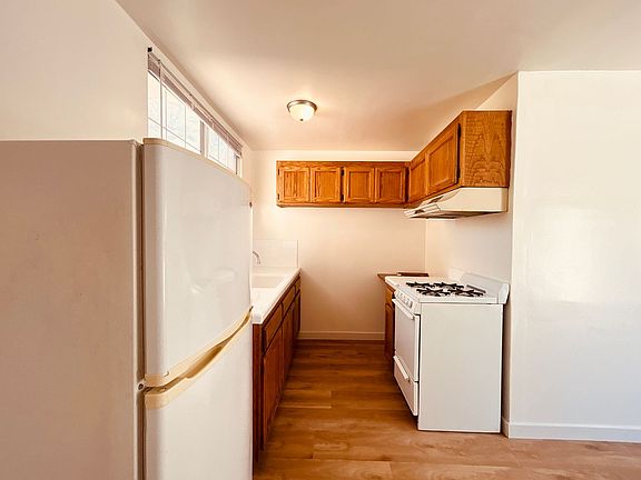 5th image of 2716 Medlow Ave #2716