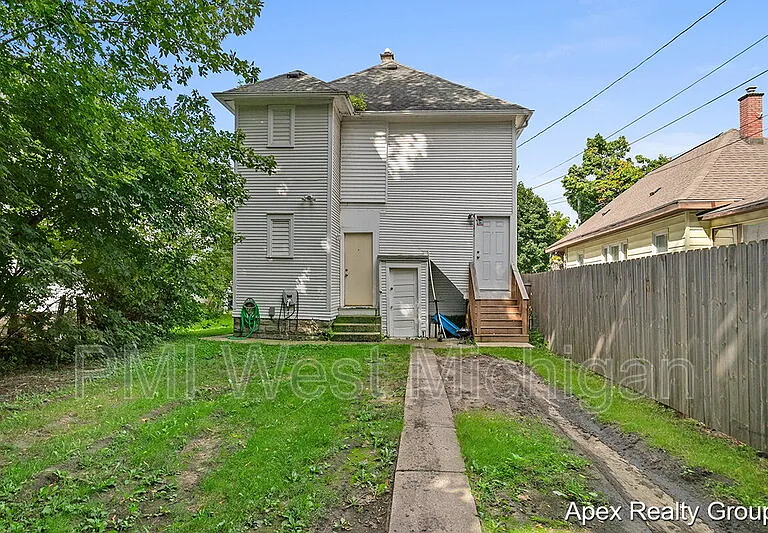 1530 Quarry Ave NW #1 — Photo 12
