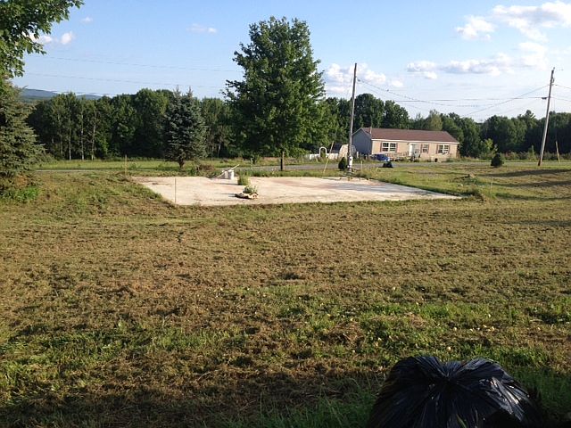 1st image of 25 Lewis Dr