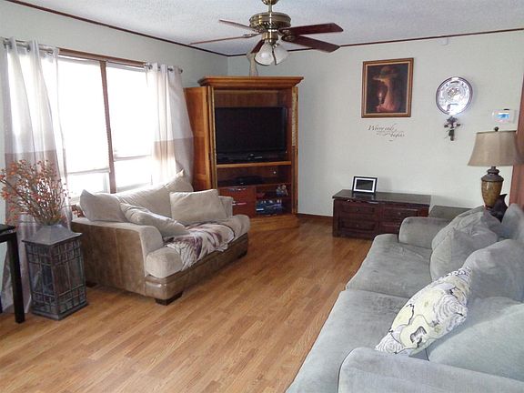 2nd image of 1413 Cherry Ln