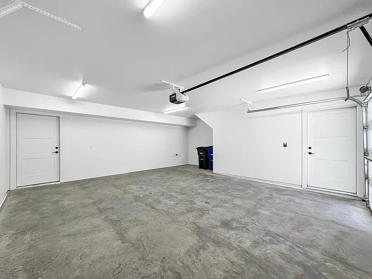Matilda 235 Townhomes — Photo 22
