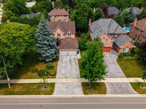 4623 Hewicks Ln, Mississauga, ON L5M 3L8