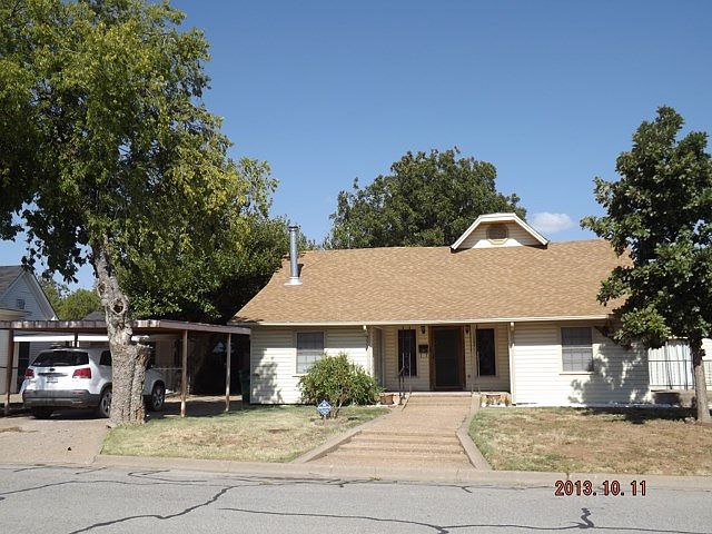 1st image of 323 E 5th St