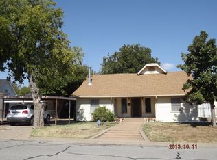 323 E 5th St, Burkburnett, TX 76354