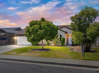 12211 Grand Teton Dr, Bakersfield, CA