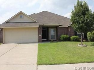 504 E Fargo St, Broken Arrow, OK 74012