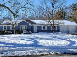 9724 Manor Rd, Leawood, KS 66206