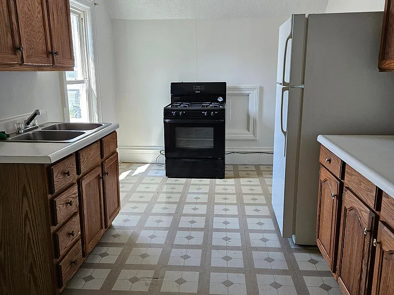 108 E Exchange St #1 — Photo 4