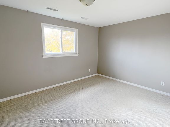 3rd image of 31 Colonsay Rd