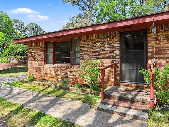 4th image of 7019 Lakeview Ln
