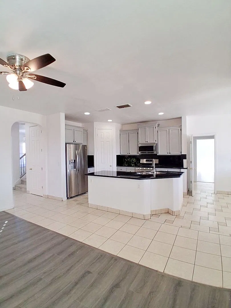 Bright & Spacious 5-Bedroom and 3.5 Bathroom Home in Fresno! — Photo 4