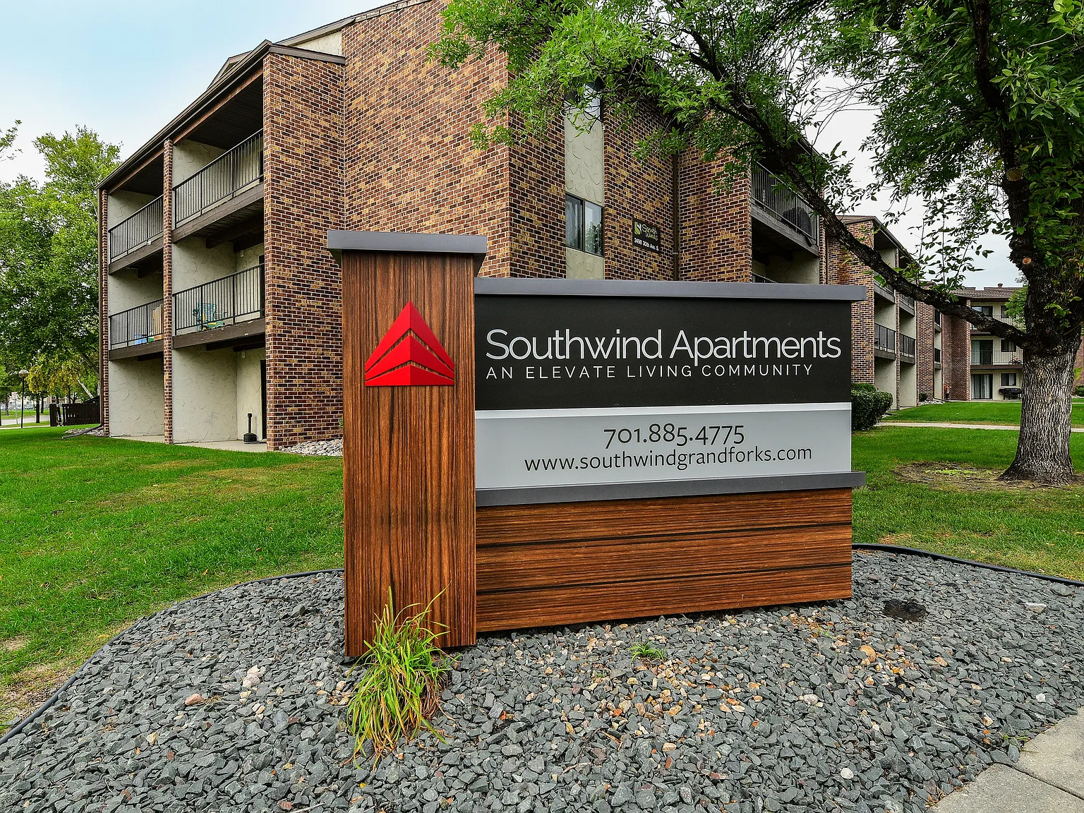 Southwind Apartments — Photo 1