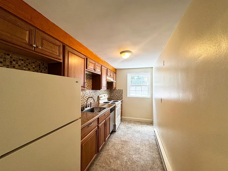 21 Franklin St #1 — Photo 2