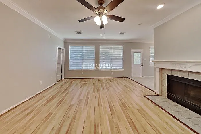 4 bed, 2.5 bath, 2445 sqft, $2,650 — Photo 4
