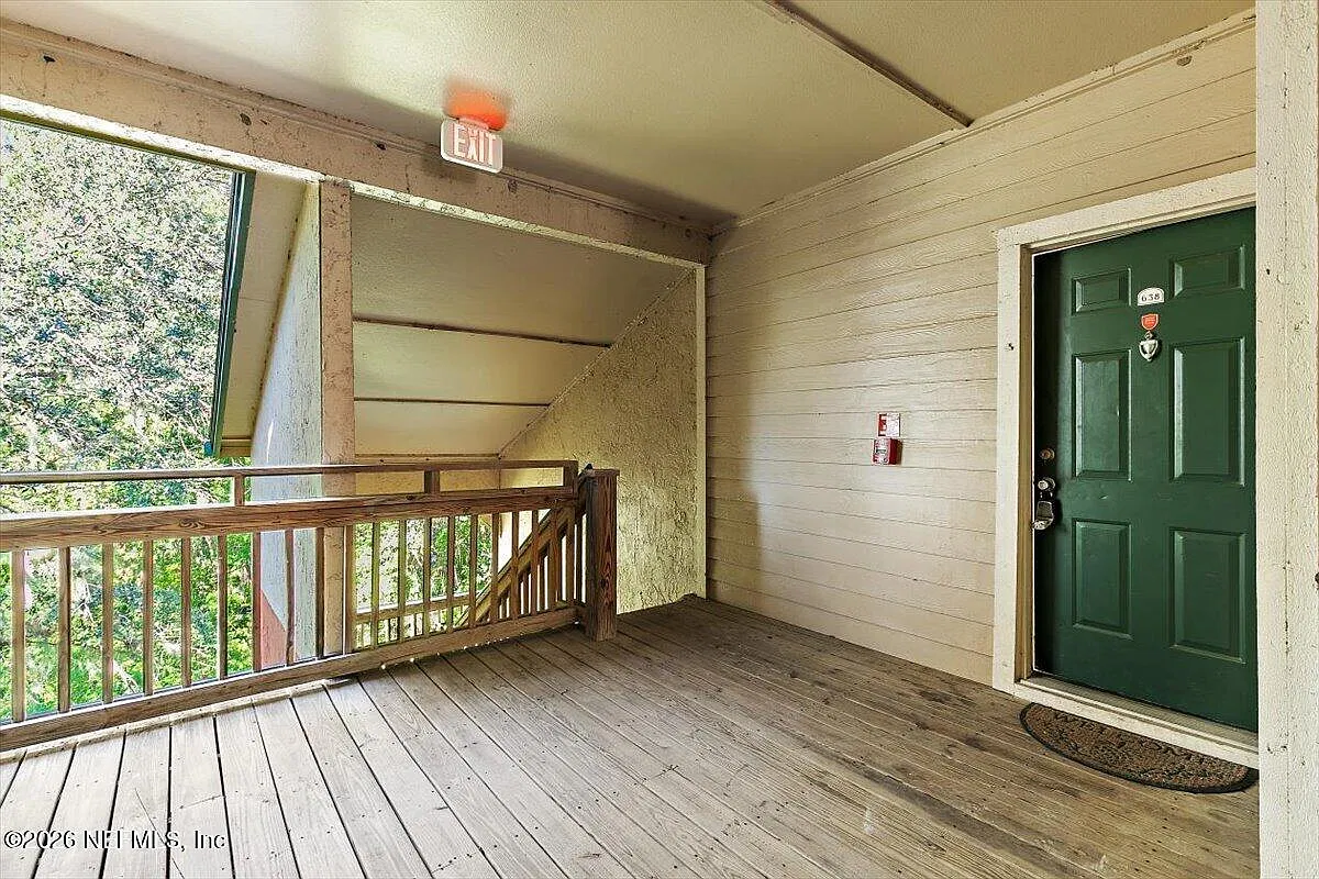 2 bed, 2.0 bath, 1065 sqft, $1,950 — Photo 2