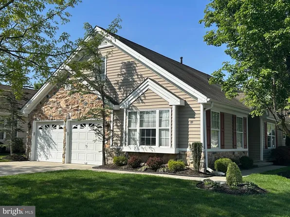 29 Autumn Ln, Sewell, NJ 08080