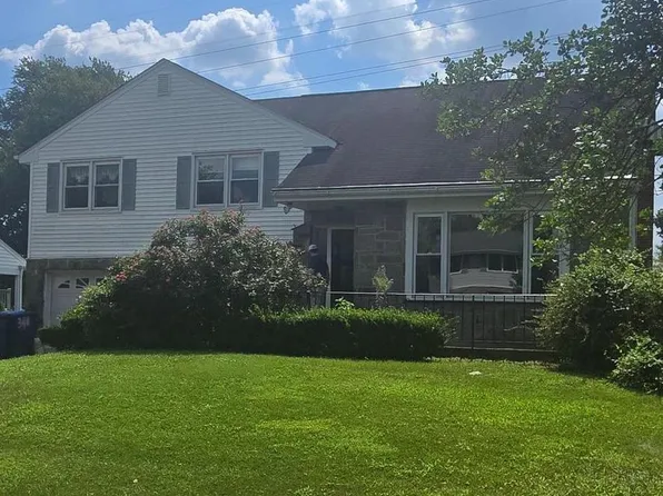 348 Boxwood Ln, Cinnaminson, NJ 08077