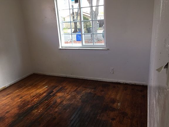 5th image of 2430 Victoria St