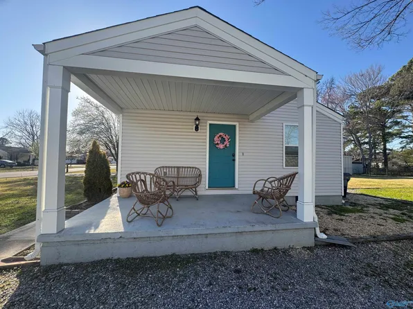2219 Bide A Wee Dr, Huntsville, AL 35801