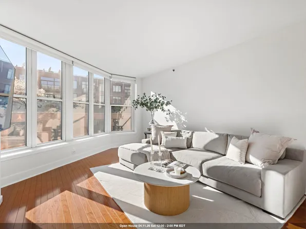 1125 Maxwell Lane image 1 of 31