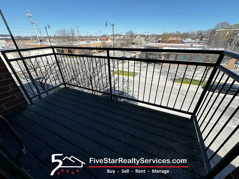 8255 Skokie Blvd #308 — Photo 3