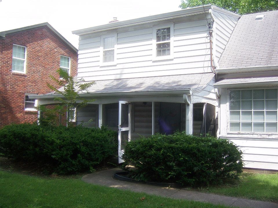 2nd image of 1662 N Winton Ave