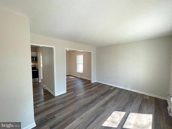 4th image of 8264 Sycamore Rd