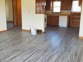 201 Tucker St, Hiawatha, IA 52233