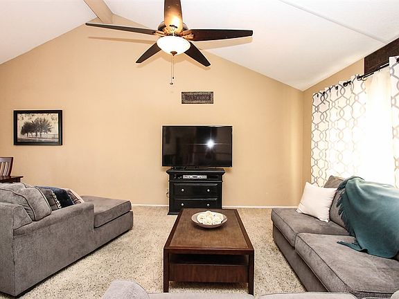5th image of 517 E Pioneer Ave