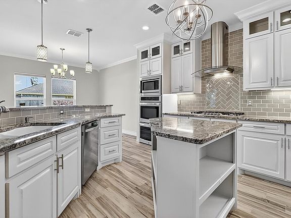 5th image of 15229 Barataria Dr