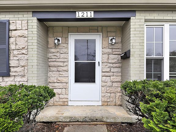 4th image of 1211 Hilltop Dr