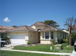 9459 Lago Dr, Boynton Beach, FL 33472