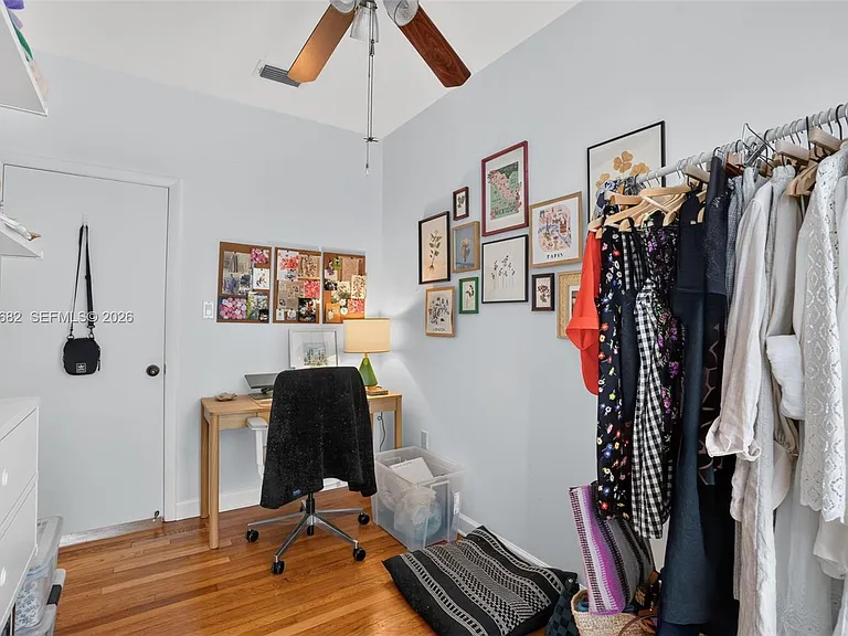 1212 Medina Ave — Photo 15