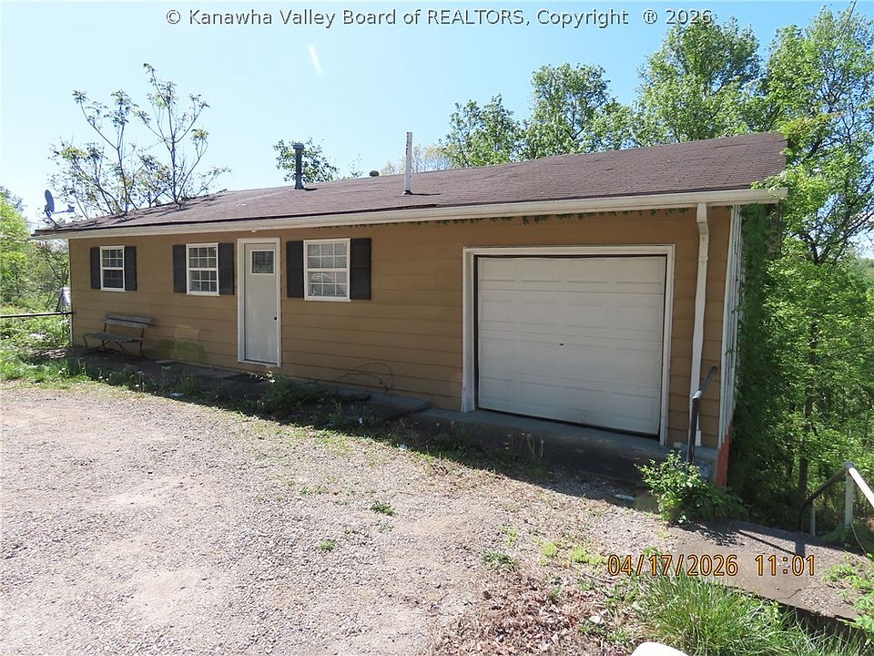 1st image of 1979 Oakridge Dr